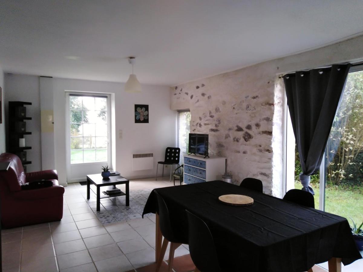 Gite Du Petit Gue Frossay Exterior photo