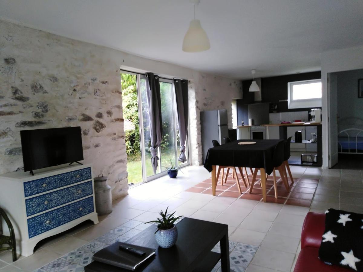 Gite Du Petit Gue Frossay Exterior photo